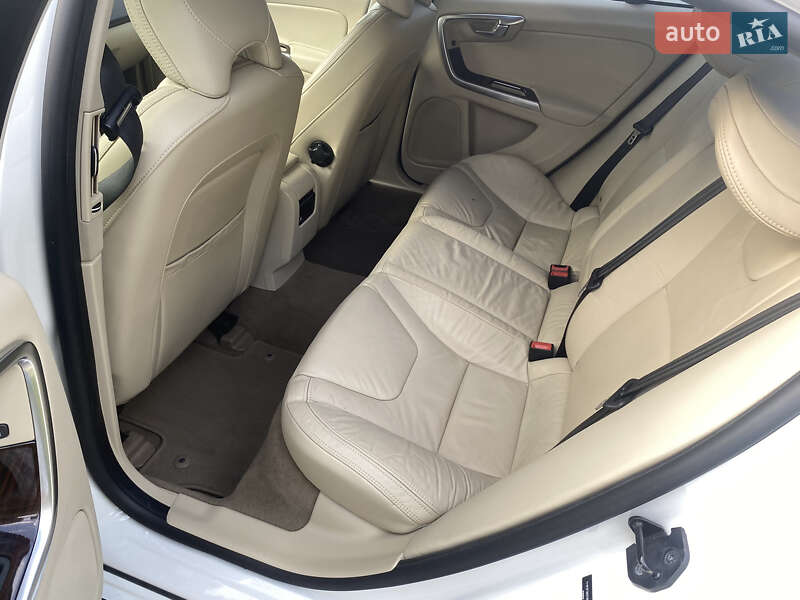 Седан Volvo S60 2012 в Полтаве