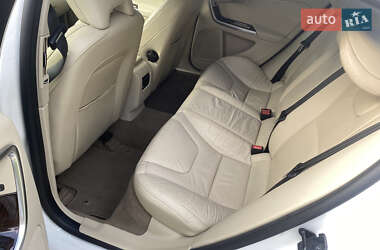 Седан Volvo S60 2012 в 
