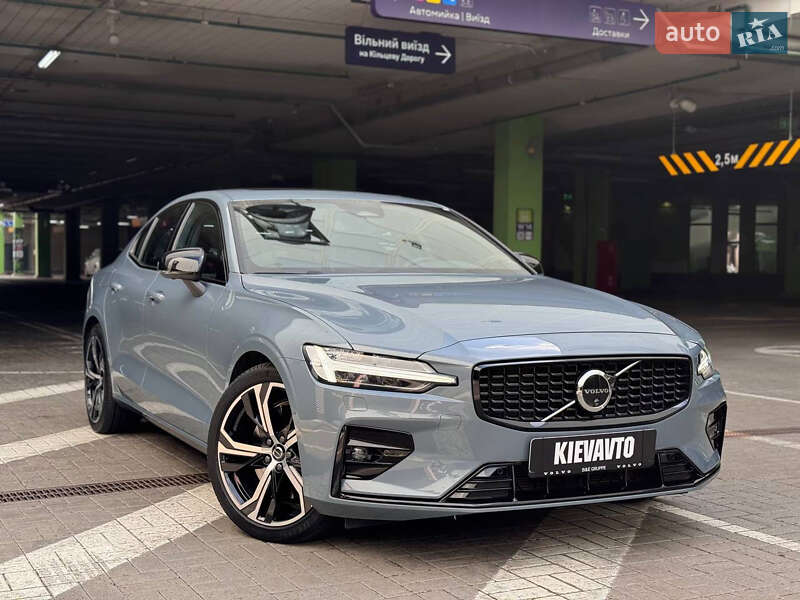 Volvo S60 2023