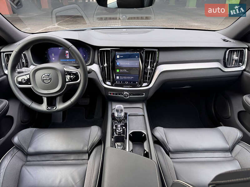 Седан Volvo S60 2023 в Киеве