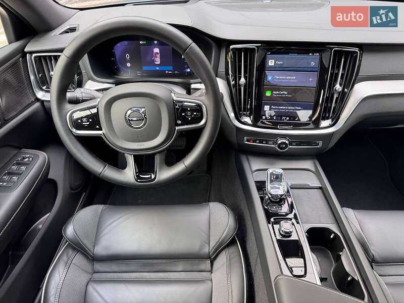 Седан Volvo S60 2023 в Киеве