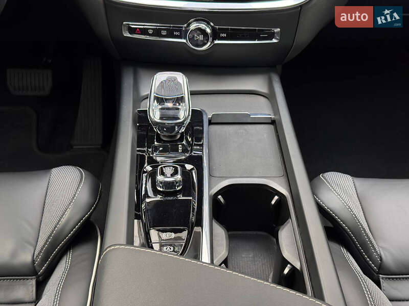 Седан Volvo S60 2023 в Киеве