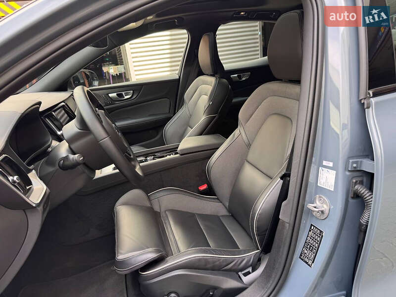 Седан Volvo S60 2023 в Киеве