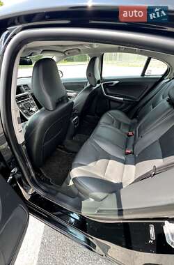 Седан Volvo S60 2014 в 