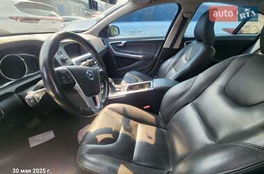 Седан Volvo S60 2015 в 