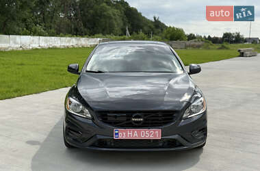 Седан Volvo S60 2015 в 