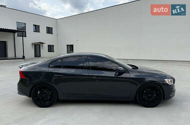Седан Volvo S60 2015 в 
