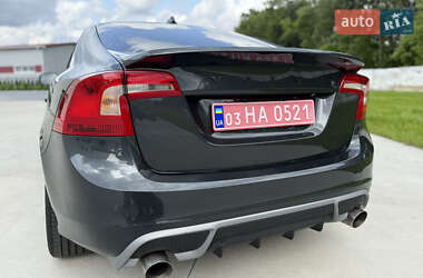 Седан Volvo S60 2015 в 