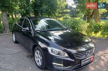 Седан Volvo S60 2015 в 