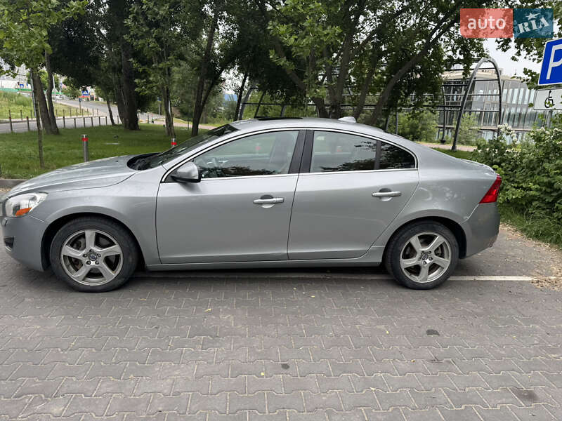 Седан Volvo S60 2012 в Киеве