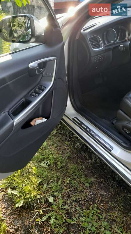 Седан Volvo S60 2015 в Полтаве