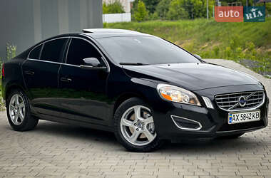 Седан Volvo S60 2013 в 