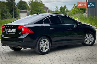 Седан Volvo S60 2013 в 
