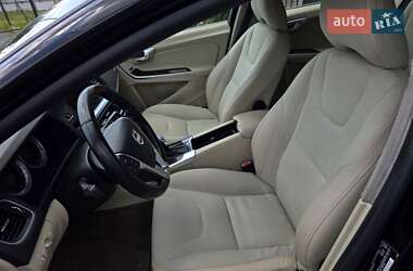 Седан Volvo S60 2012 в 