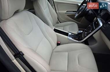 Седан Volvo S60 2012 в 