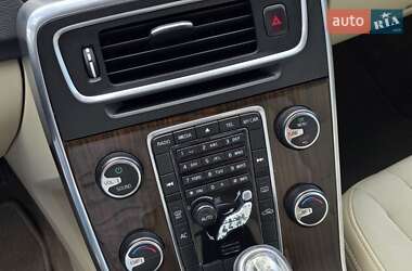 Седан Volvo S60 2012 в 