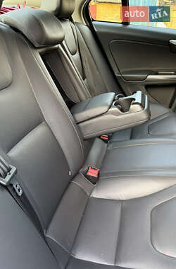 Седан Volvo S60 2014 в 