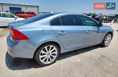 Седан Volvo S60 2018 в 
