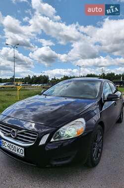 Седан Volvo S60 2012 в Львове