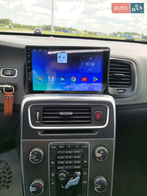 Седан Volvo S60 2012 в Львове