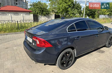 Седан Volvo S60 2012 в 