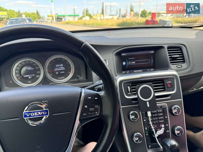 Седан Volvo S60 2012 в Львове