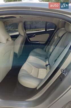 Седан Volvo S60 2016 в 