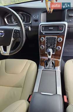 Седан Volvo S60 2016 в 