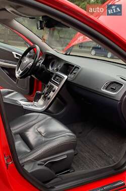 Седан Volvo S60 2012 в 