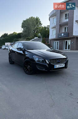 Седан Volvo S60 2010 в 
