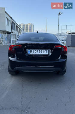 Седан Volvo S60 2010 в 