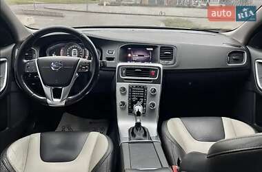 Седан Volvo S60 2017 в 