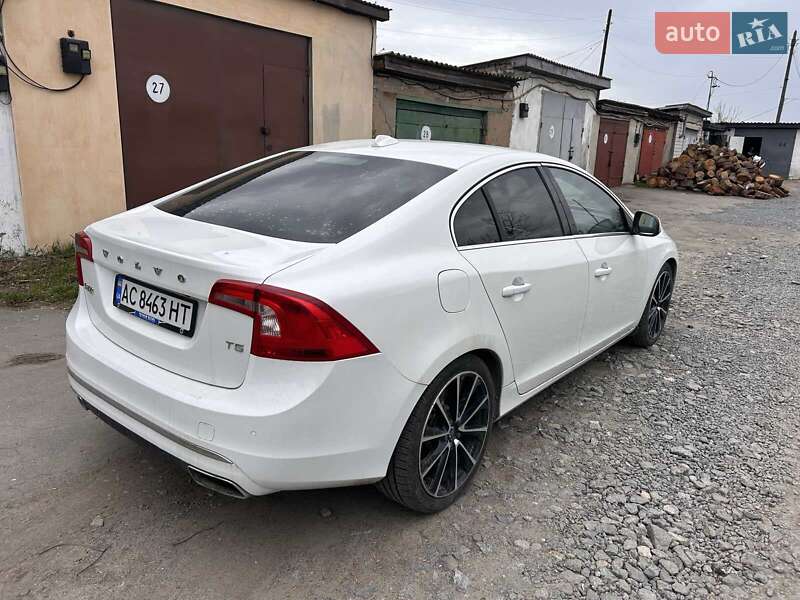 Седан Volvo S60 2016 в Шепетовке