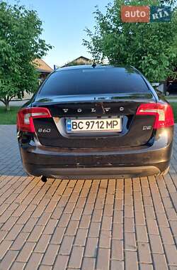 Седан Volvo S60 2012 в 