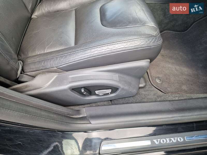 Седан Volvo S60 2012 в Львове