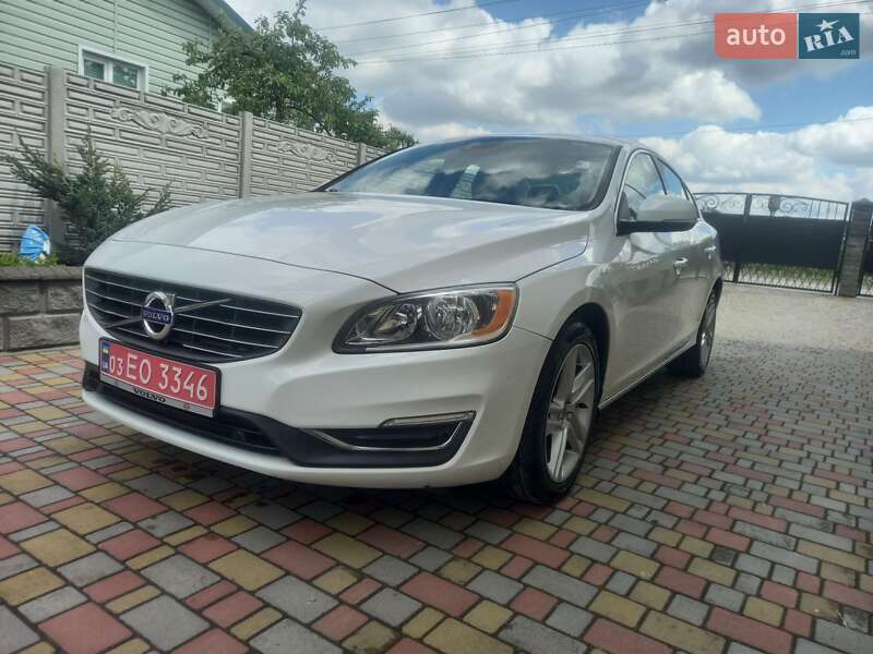 Седан Volvo S60 2015 в 