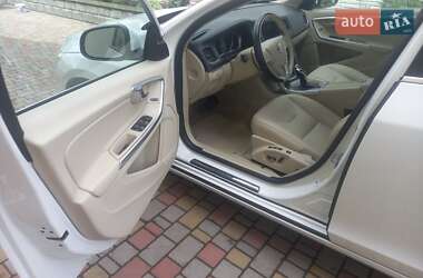 Седан Volvo S60 2015 в 