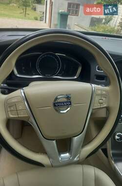Седан Volvo S60 2015 в 