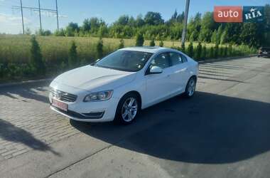 Седан Volvo S60 2015 в 