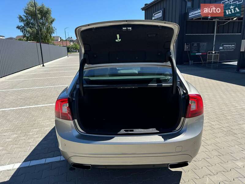 Седан Volvo S60 2013 в Луцке
