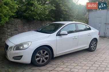 Седан Volvo S60 2012 в Киеве
