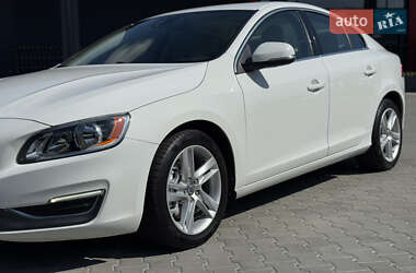 Седан Volvo S60 2013 в 