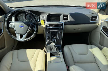 Седан Volvo S60 2013 в 