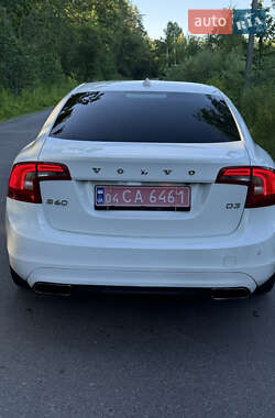 Седан Volvo S60 2017 в 