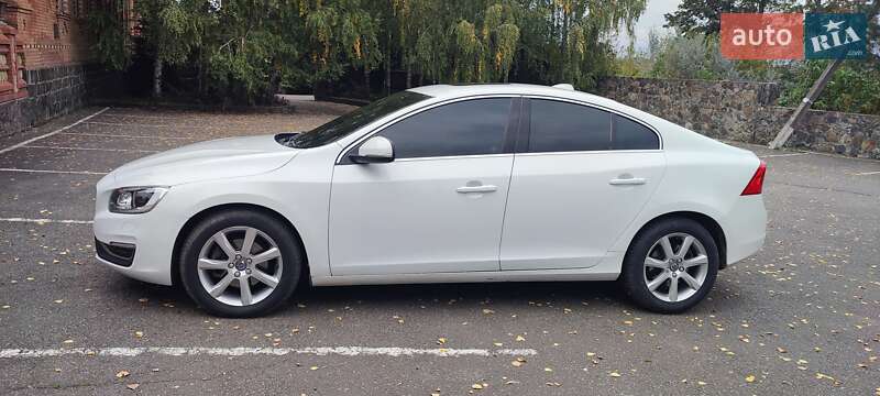 Седан Volvo S60 2018 в Гнівані