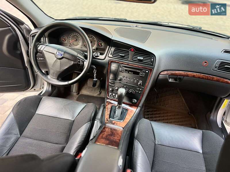 Седан Volvo S60 2006 в Измаиле