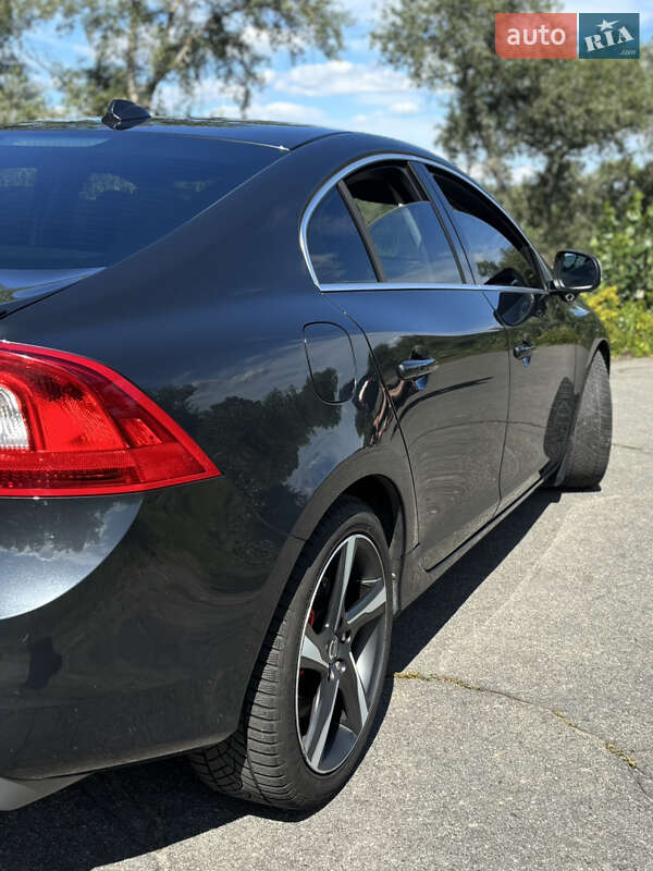 Седан Volvo S60 2011 в Киеве