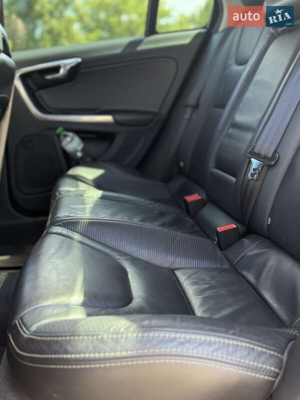 Седан Volvo S60 2011 в Киеве
