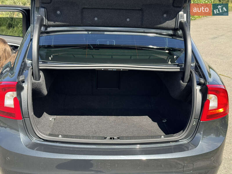 Седан Volvo S60 2011 в Киеве