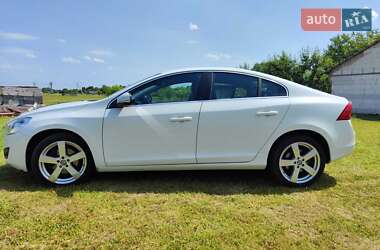 Седан Volvo S60 2012 в 